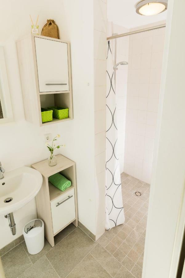 Weserwohnung - Bootshaus Urlaub Am Wasser ฮาเมลน์ ภายนอก รูปภาพ